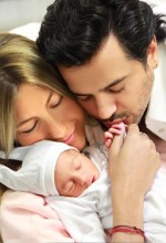 Çağla Şikel Bebek Çağla Şikel Bebek