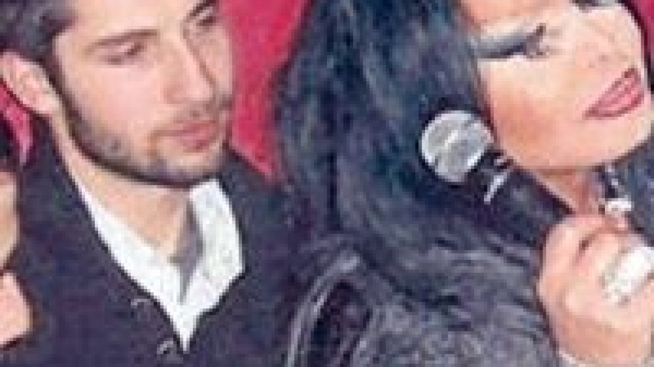 Bülent Ersoy şoförü Berk Yılmaz ile aşk mı yaşıyor? / Magazin Haberleri bulent ersoy berk yilmaz