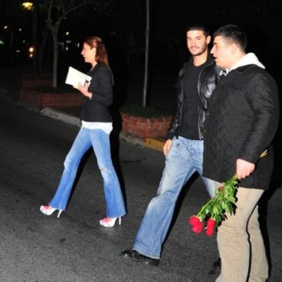 Berk Oktay Zeynep Beşerler ile görüntülendi berk oktay zeynep beserler