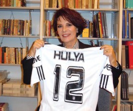 Hülya Koçyiğit Beşiktaş Dergisi 'nde hulya kocyigit besiktas