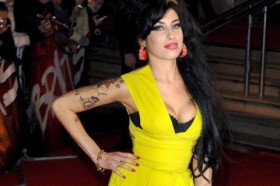 Amy Winehouse evinde ölü bulundu amy winehouse evinde olu bulundu