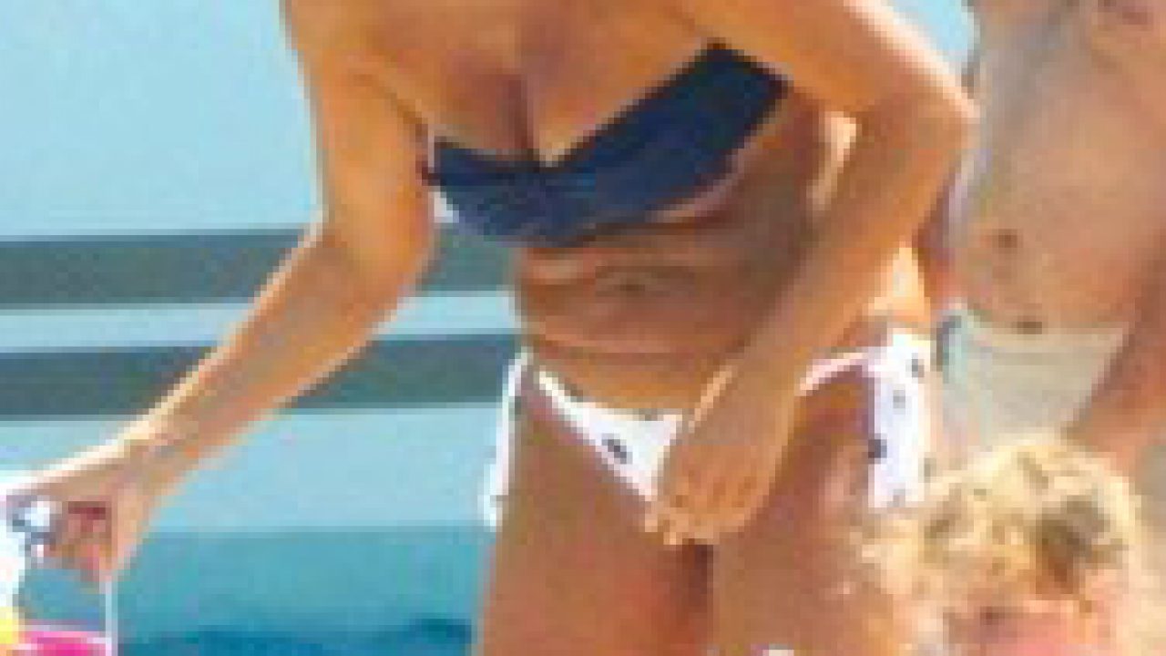 Pınar Altuğ Bodrum 'da şaşırttı pinar altug bodrum