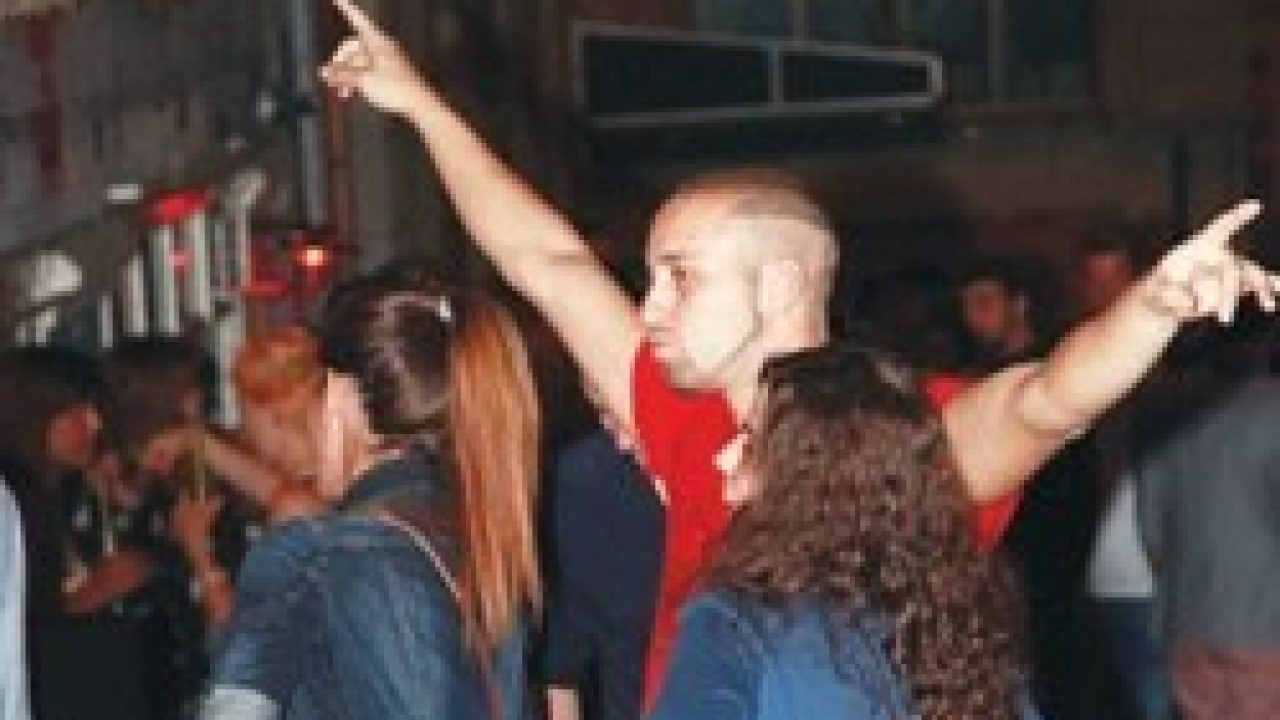 Survivor Taner : Nihat sevgilimi kaptı taner