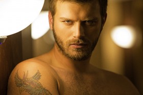 Kıvanç Tatlıtuğ sevgilisiyle Almanya 'da kivanc tatlitug almanya