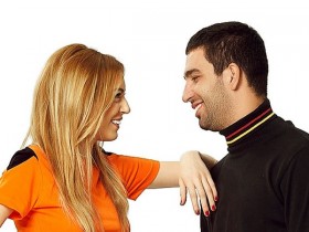 Arda Turan trafik kazası geçirmedi! arda turan sinem kobal trafik kazasi