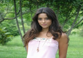 Cansu Dere Maldivler'de cansu dere maldivlerde