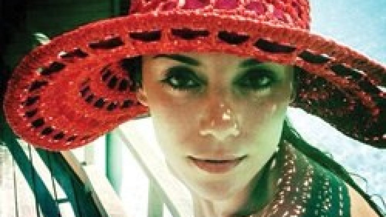 Cansu Dere'den Maldivler hatırası cansu dere maldivlerde