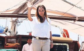 Hülya Avşar Yunan Adaları'nın tadını çıkartıyor hulya avsar yunan adalari