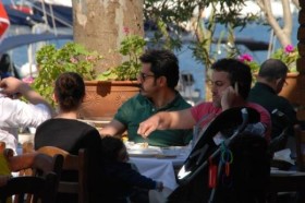 Kenan İmirzalıoğlu Marmaris'te 2 Kenan İmirzalıoğlu Marmaris'te