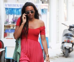 Eda Taşpınar da sütyensiz modasına uydu 2 Eda Taşpınar da sütyensiz modasına uydu