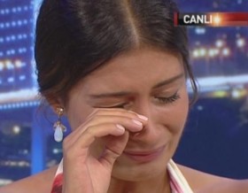 Irmak Atuk gözyaşlarına boğuldu 2 Irmak Atuk gözyaşlarına boğuldu