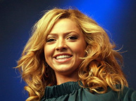 Hadise: Acun'a sorun 2 Hadise: Acun'a sorun