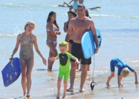 Naomi Watts & Family Enjoying A Day On The Beach In Sydney
