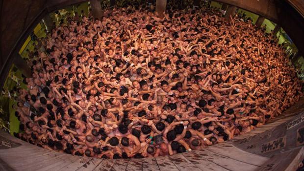 Japonların Çıplaklar Festivali'nden ilginç görüntüler 3 japonya-ciplaklar-festivali-01