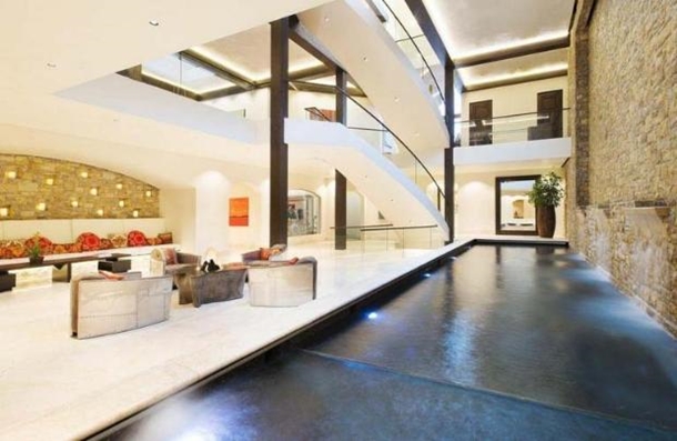 Rihanna yeni yaşına bu evde girdi 3 rihanna-home