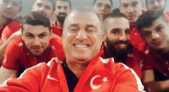 Fatih Terim ve öğrencilerinden selfie pozu 2 milli-takim-selfie-pozu-fatih-terim