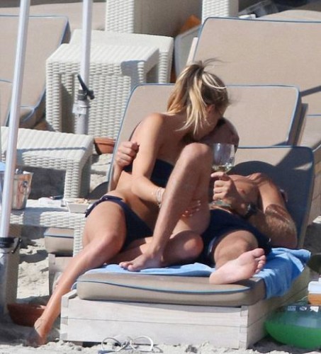 Bar Refaeli Mykonos adasında tatil yapıyor! 3 bar-refaeli-mykonos-adasinda-tatil-yunanistan-tatili-leonardo-di-caprio (2)