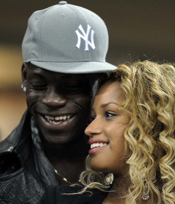 Balotelli’nin sevgilisi İstanbul'da 3 mario-balotelli