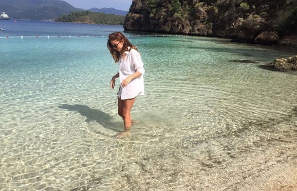 Ünlü çift Endonezya balayı turunda 3 ezgi-eyuboglu-instagram