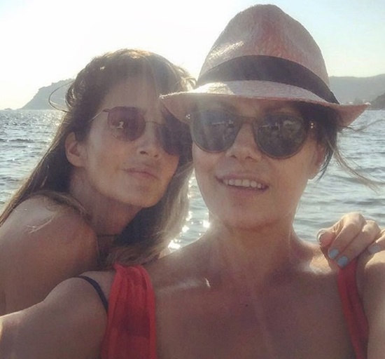 Sezonun yorgunluğunu Bodrum'da atıyor 3 mehtap-bayri-instagram