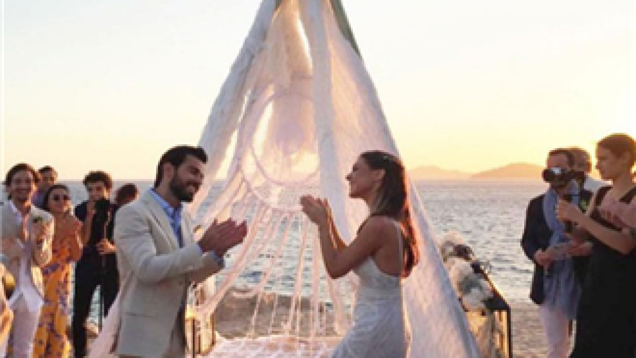 Dev Holding'ten Mikonos'ta düğün