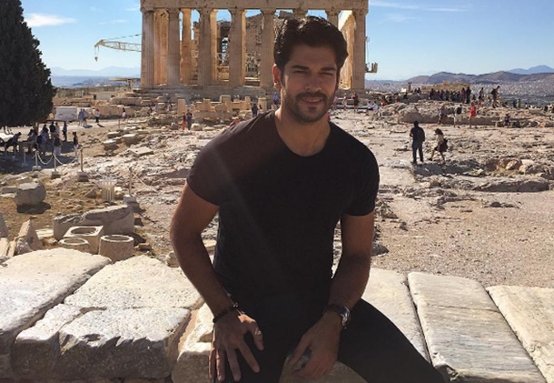 Burak Özçivit Atina gezisinden kareleri instagram sayfasına yükledi