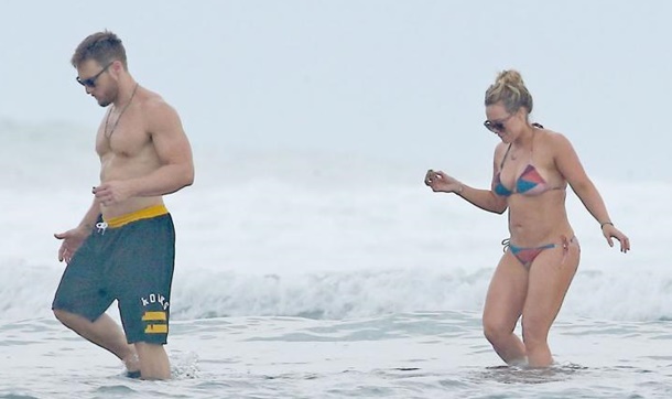 Ünlü şarkıcı Hilary Duff, yeni sevgilisi Jason Walsh ile birlikte Meksika’da!