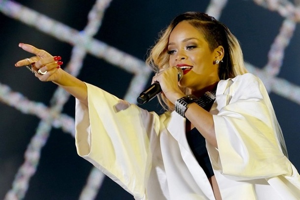 Dünyaca ünlü Barbadoslu şarkıcı Rihanna, hafta sonu Abu Dhabi'de bir konser verecek