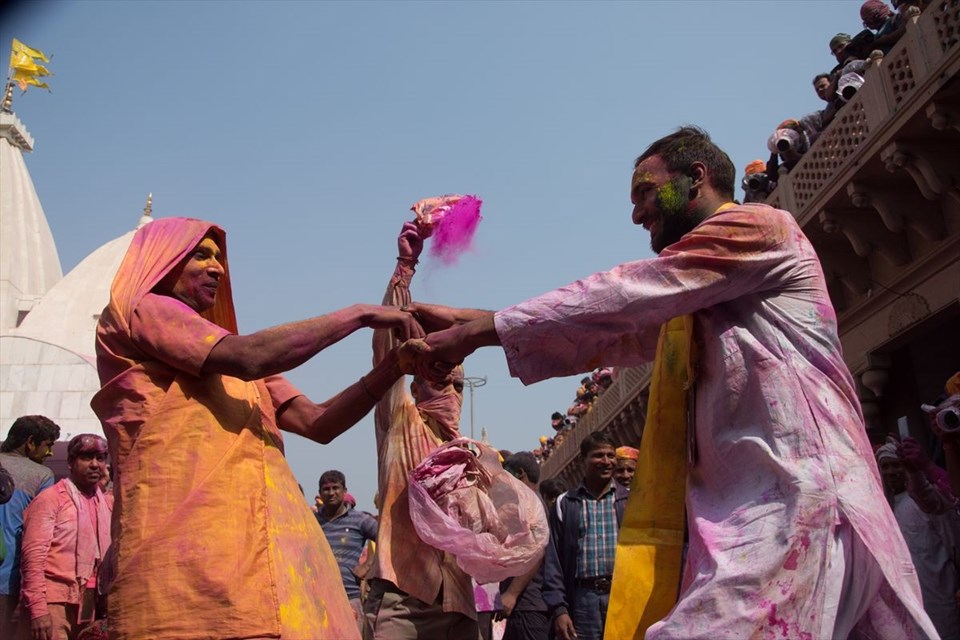 Hindistan Holi Festivali Renkli Görüntülere Sahne Oluyor 