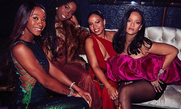 Rihanna Yeni Yaşına New York’ta Verdiği Gizli Partiyle Girdi!
