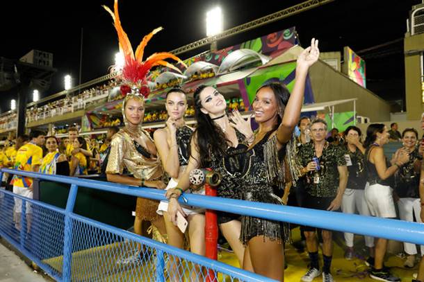 Rio Karnavalında Adriana Lima Rüzgarı 3 Rio Karnavalında Adriana Lima Rüzgarı