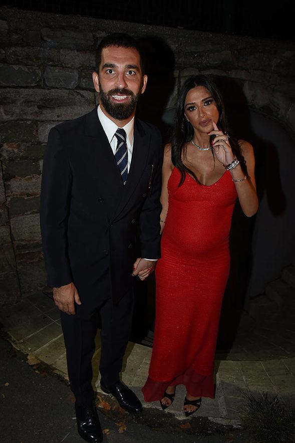 Düğüne yıldız yağmuru 3 arda turan esş hamile