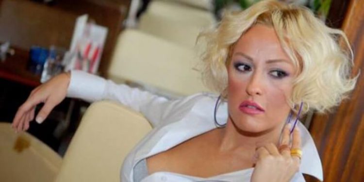 Helin Avşar Tiroit kanserine yakalandı 1 Helin Avşar Tiroit kanserine yakalandı