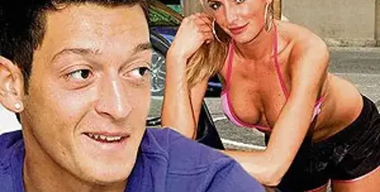 Mesut Özil'in pop yıldızı Sarah Connor’ın kız kardeşi olan Anna Maria Lagerblom ile olan birlikteliği magazin dünyasında ilgiyle izleniyor.