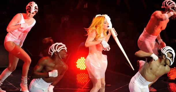 Paris konseri iptal olan Lady Gaga çileden çıktı