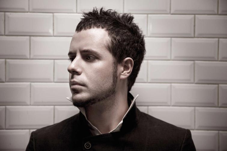 Emre Aydın Son Defa klibi yayınlandı