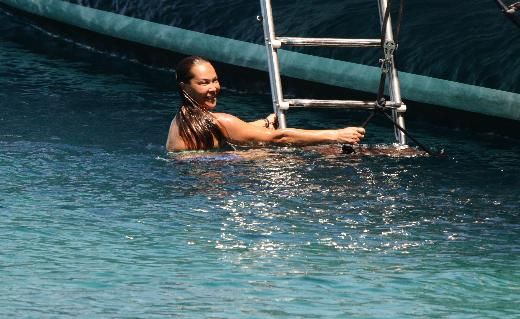 Hülya Avşar Marmaris koylarına demir attı!