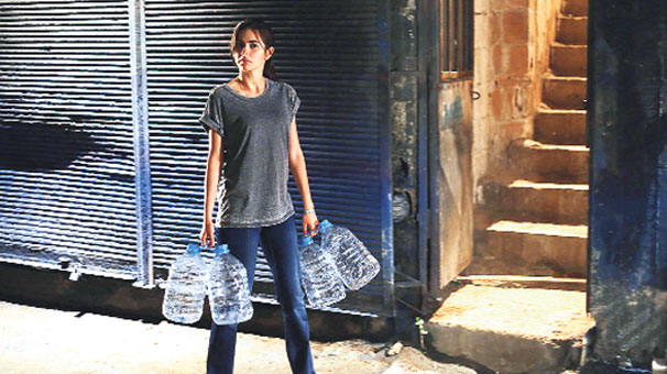 Yeni rolüyle herkesi şaşırtacak!