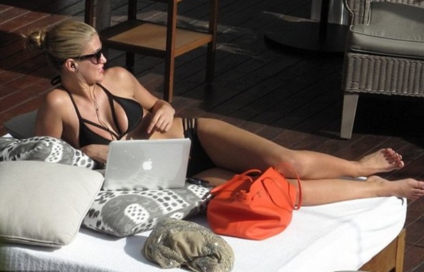 İngiliz modelin bikini kabusu 10 İngiliz modelin bikini kabusu