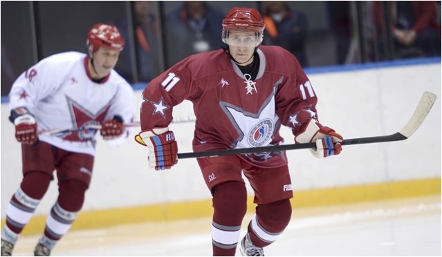 Vladimir Putin, buz hokeyi oynadı (Video) 9 Vladimir Putin, buz hokeyi oynadı (Video)