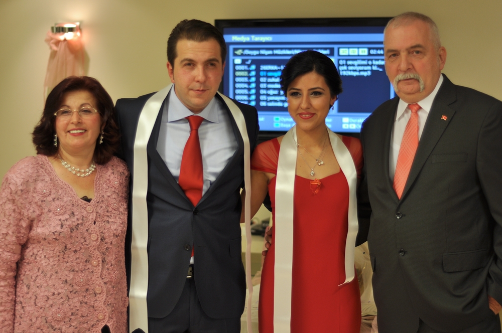 Ali İncegül'ün mutlu günü 12 Ali İncegül’ün mutlu günü