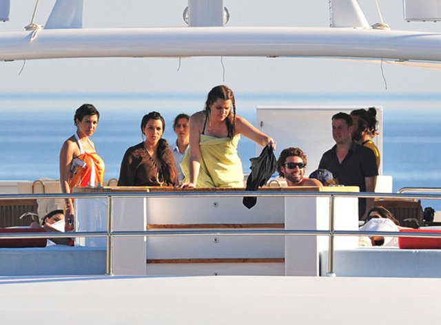 Kardashian ailesinin Mikonos tatilinden geride kalanlar! 12 Kardashian ailesinin Mikonos tatilinden geride kalanlar!