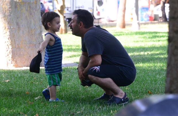 Tatil dönüşü oğluyla hasret giderdi