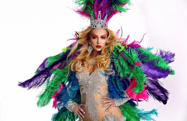 Aylin Coskun Rio Karnavalı'nda klip çekecek 10 Aylin Coskun Rio Karnavalı’nda klip çekecek