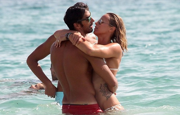 Formentera Adası’nda aşka kulaç attılar