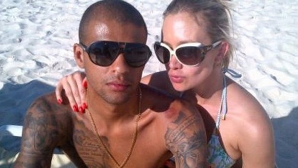 Melo'nun eşinden Fenerbahçe penaltısına tepki 5 Melo’nun eşinden Fenerbahçe penaltısına tepki