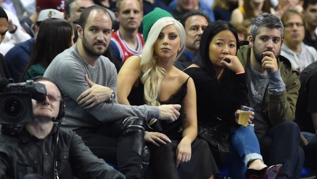 Lady Gaga amigo olursa!