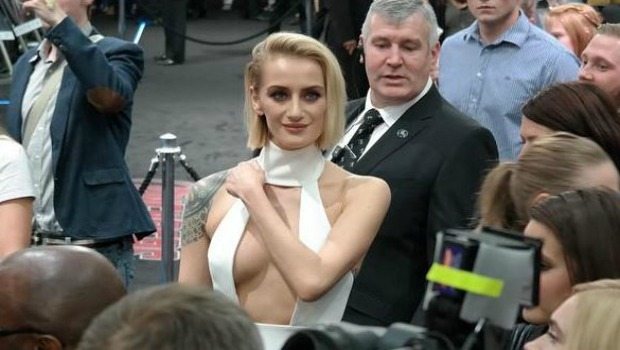 Londra’da Didem Soydan rüzgarı