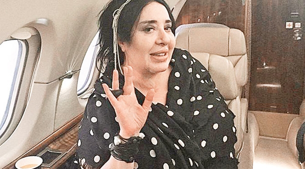 Ebru Gündeş eşinin uçağını Nur Yerlitaş’a tahsis etti