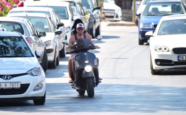 Balayı çiftinin keyfi yerinde